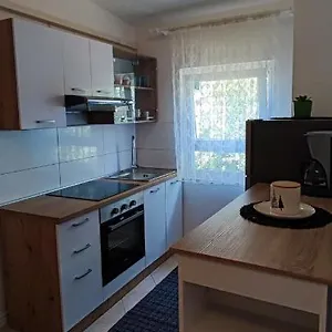 https://apartments-mirijana-pula.in-istria.net